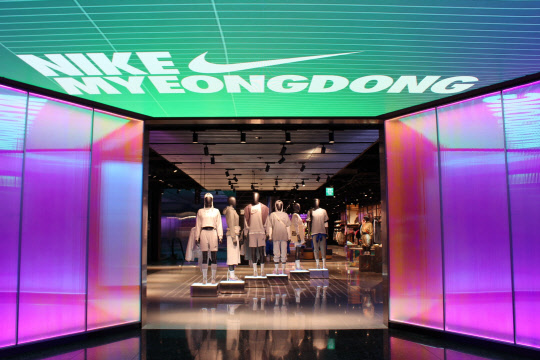 롯데백화점이 오는 7일 본점 에애비뉴엘관에 초대형 나이키 매장을 선보인다.   롯데쇼핑 제공